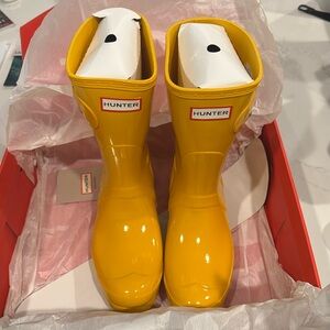 Women’s Short Gloss Hunter Rain Boots
